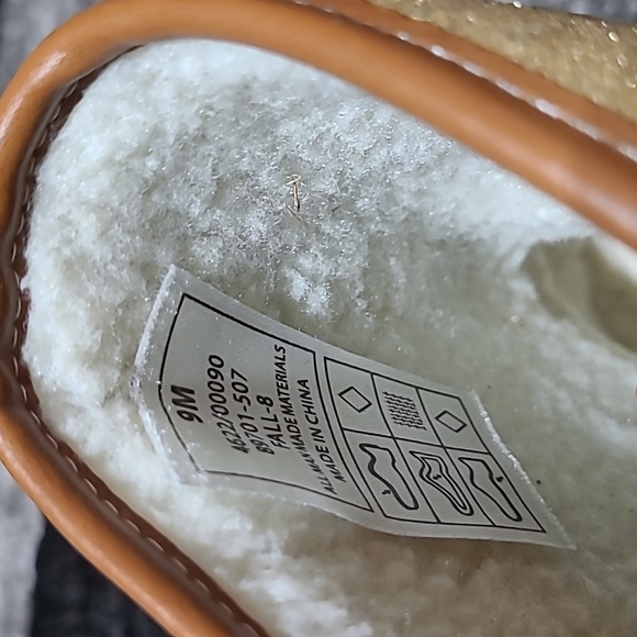 OUTWOODS SHORT GLITTER GOLD LINED DUCK BOOTS - Picture 9 of 13